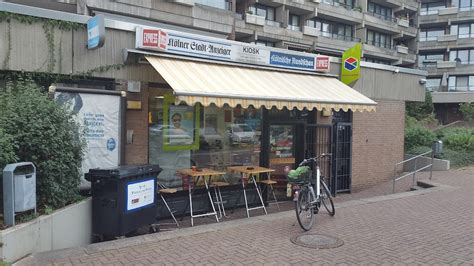 Kiosk am Rhein .